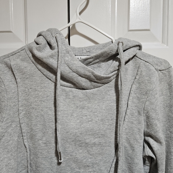 TRUE Religion Studded Bedazzled Gray Cropped Pintuck Pullover Hoodie Size Small - Picture 5 of 13